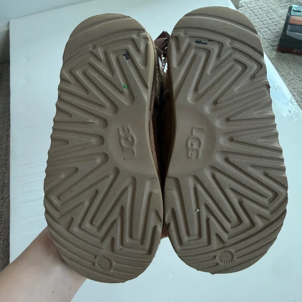 UGG® Bailey Bow II Boot‎ - Toddler / Little Kid - Chestnut Size 11